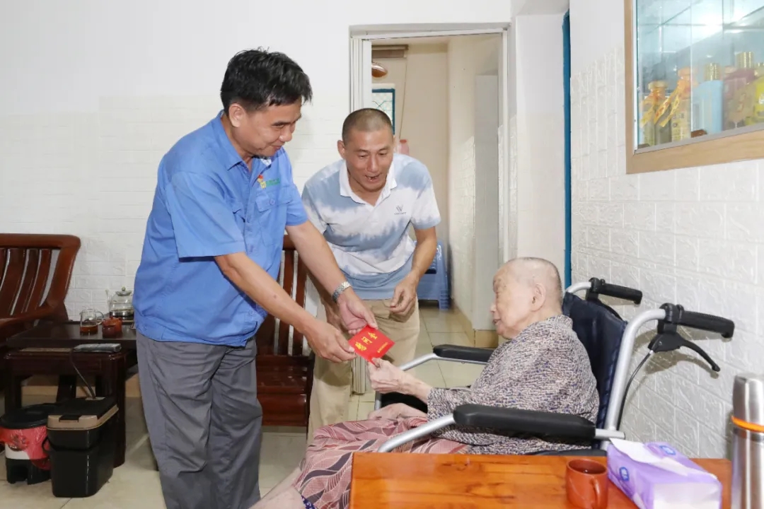 海南礦業(yè)開展國慶節(jié)前慰問活動